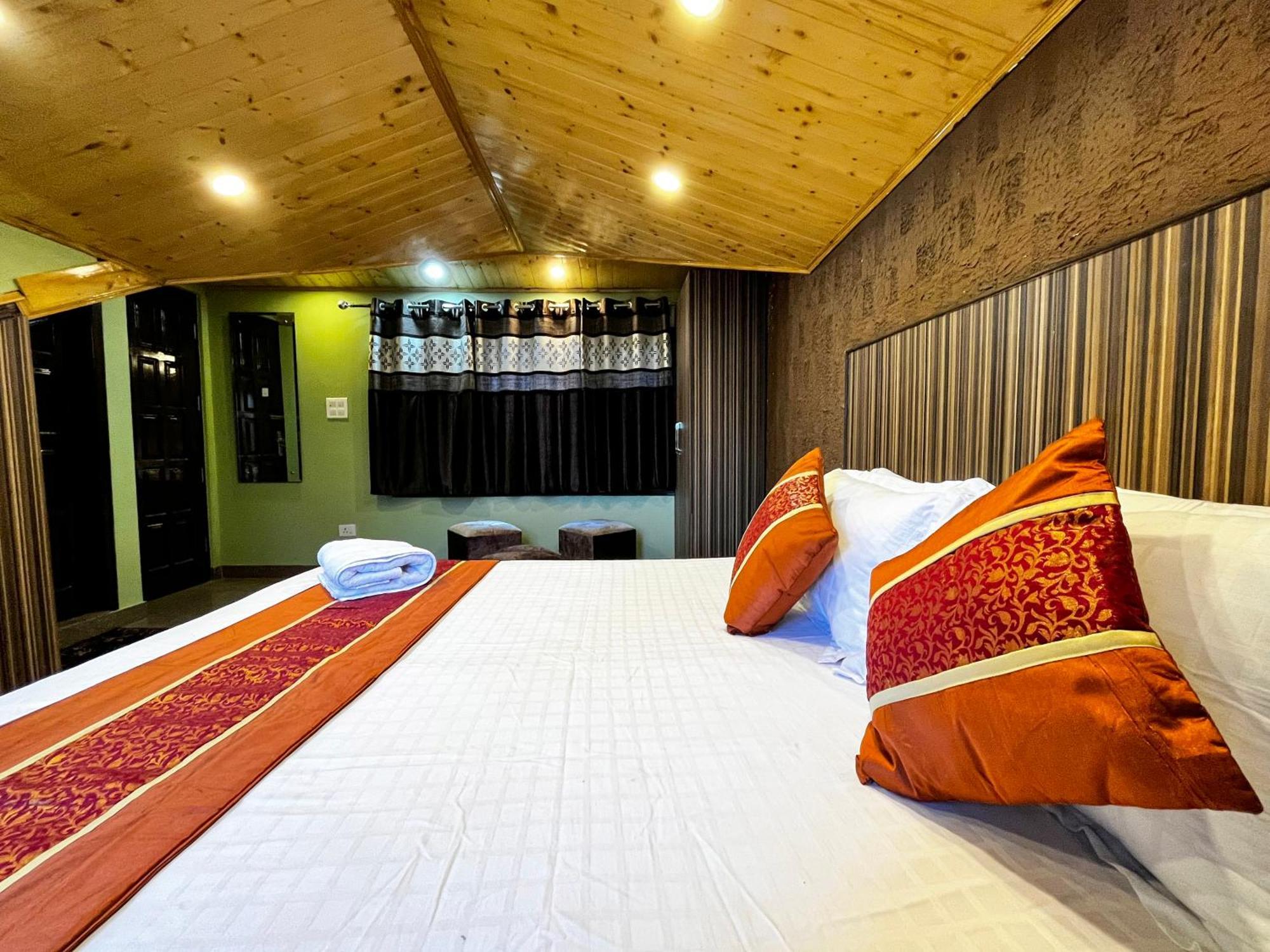 Puri'S Bnb Шимла Экстерьер фото